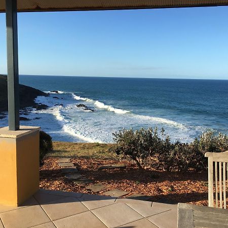Oceanscape Luxury Beachfront Villas Scotts Head Exteriör bild